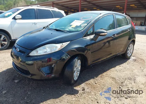 2013 Ford Fiesta Se z USA, uszkodzony, nr VIN 3FADP4EJXDM203153